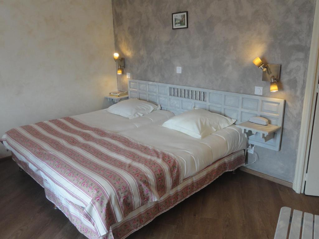 Logis Hotel Restaurant Planes Saillagouse Quarto foto